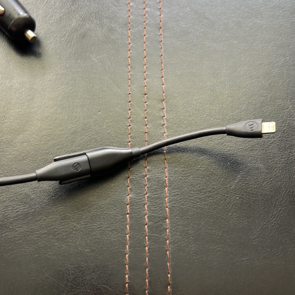 Mophie Phone Charger - Picture 4 of 5